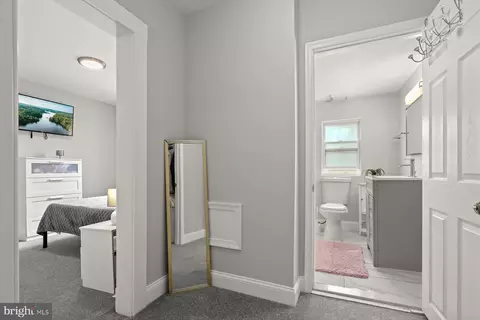 Entry Way - 3205 Gibbons Ave, Baltimore, MD 21214 photo 7 of 7