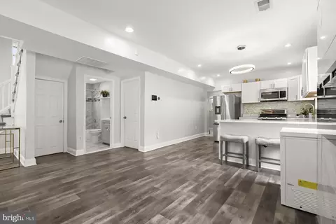 Entry Way - 3205 Gibbons Ave, Baltimore, MD 21214 photo 6 of 7