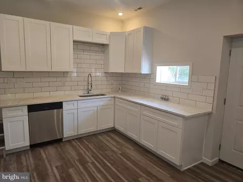 Kitchen - 2600 E Hoffman St, Baltimore, MD 21213 photo 4 of 4