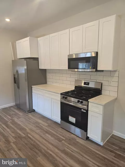 Kitchen - 2600 E Hoffman St, Baltimore, MD 21213 photo 3 of 4