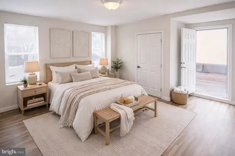 Bedroom - 2600 E Hoffman St, Baltimore, MD 21213 photo 2 of 3