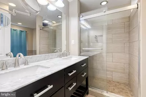 Bath - 2049 Division St, Baltimore, MD 21217 photo 1 of 3