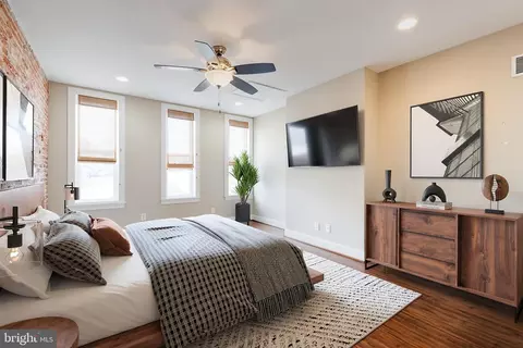 Bedroom - 2049 Division St, Baltimore, MD 21217 photo 1 of 3