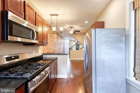 Entry Way - 2049 Division St, Baltimore, MD 21217 photo 2 of 5