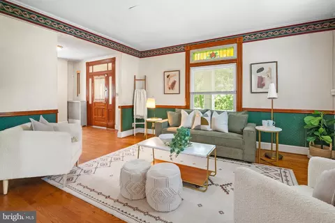 Living - 4310 Biddison Ln, Baltimore, MD 21206 photo 4 of 4