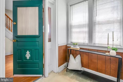 Entry Way - 4310 Biddison Ln, Baltimore, MD 21206 photo 1 of 5