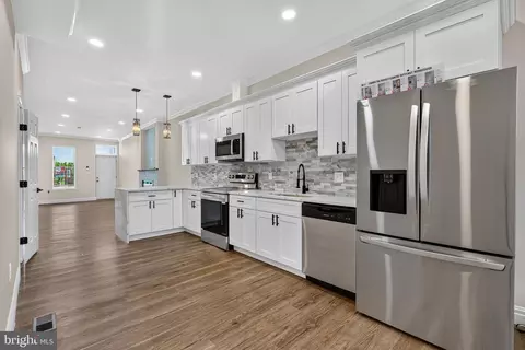 Entry Way - 1762 E North Ave, Baltimore, MD 21213 photo 5 of 7