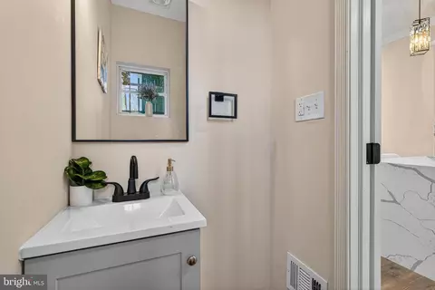 Entry Way - 1762 E North Ave, Baltimore, MD 21213 photo 5 of 9