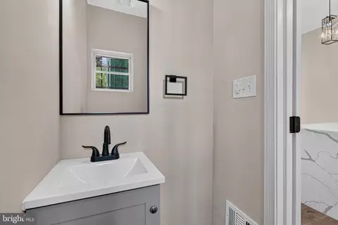 Entry Way - 1762 E North Ave, Baltimore, MD 21213 photo 6 of 7