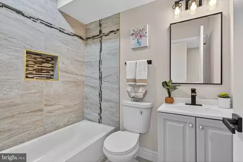 Bath - 1762 E North Ave, Baltimore, MD 21213 photo 1 of 4