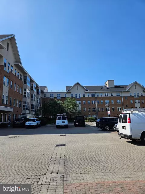 23 Pierside Dr #411, Baltimore, MD 21230