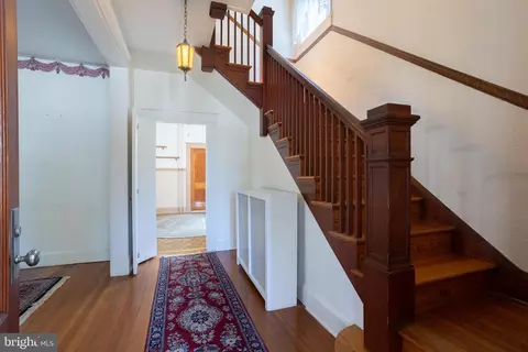 Entry Way - 4008 Pinewood Ave, Baltimore, MD 21206 photo 6 of 6