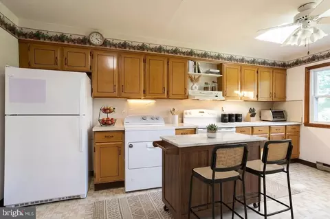 Kitchen - 4008 Pinewood Ave, Baltimore, MD 21206 photo 1 of 1