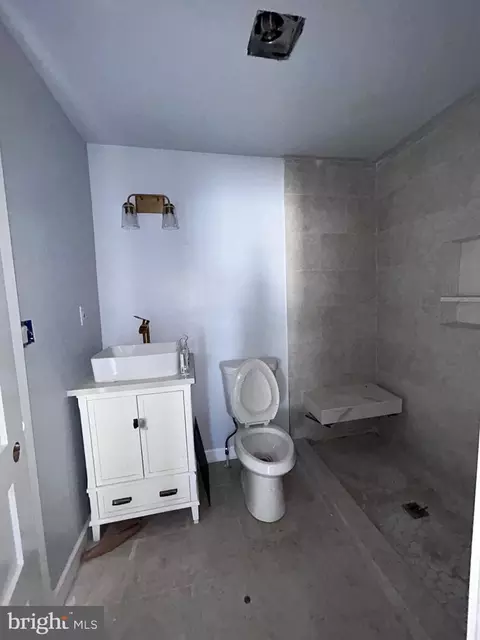 Bath - 3300 White Ave, Baltimore, MD 21214 photo 1 of 4