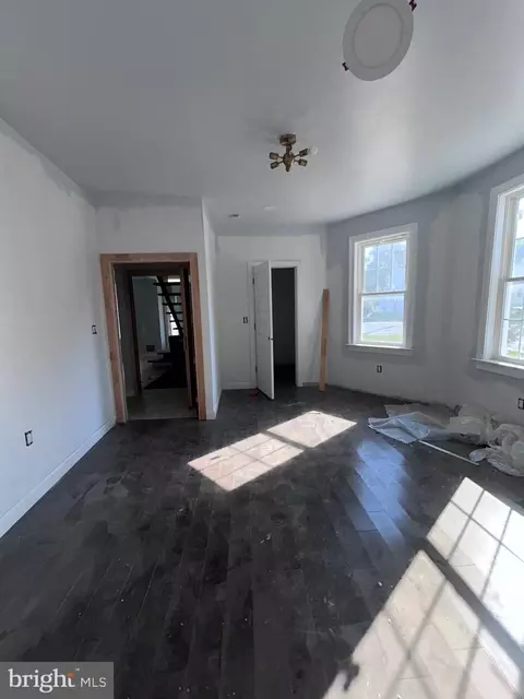 Entry Way - 3300 White Ave, Baltimore, MD 21214 photo 4 of 15