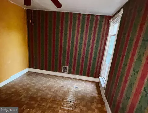 Entry Way - 1905 W Mosher St, Baltimore, MD 21217 photo 2 of 6