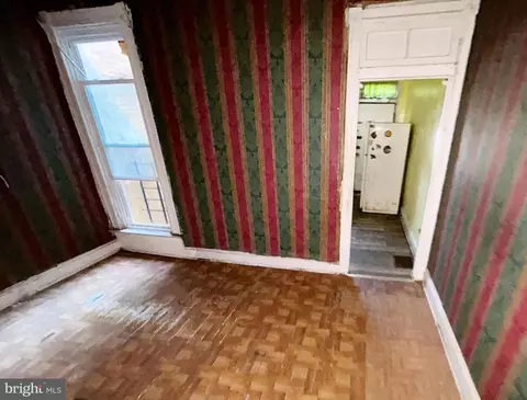 Entry Way - 1905 W Mosher St, Baltimore, MD 21217 photo 3 of 6