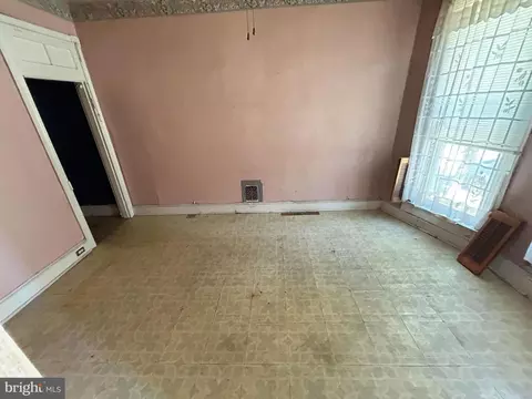 Living - 1905 W Mosher St, Baltimore, MD 21217 photo 1 of 1