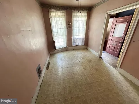 Entry Way - 1905 W Mosher St, Baltimore, MD 21217 photo 1 of 6