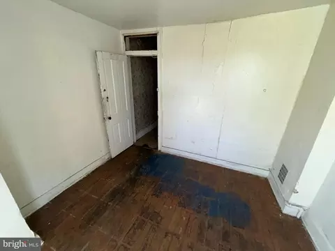 Bedroom - 1905 W Mosher St, Baltimore, MD 21217 photo 1 of 3