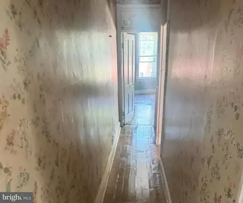Entry Way - 1905 W Mosher St, Baltimore, MD 21217 photo 6 of 6