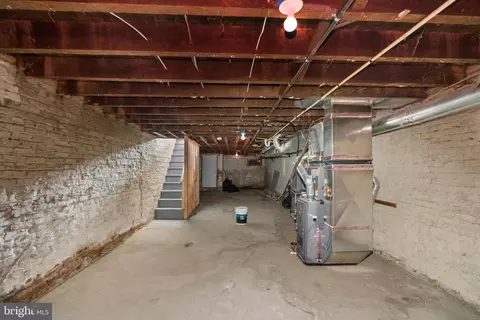 Entry Way - 1612 E 25th St, Baltimore, MD 21213 photo 5 of 11