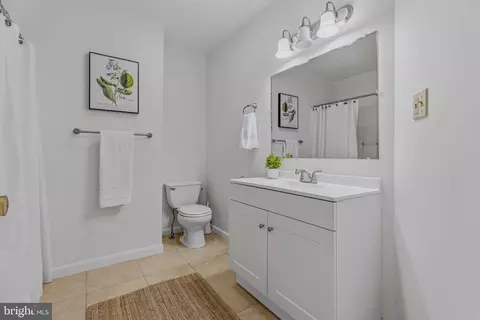 Bath - 1824 E Lombard St, Baltimore, MD 21231 photo 3 of 3