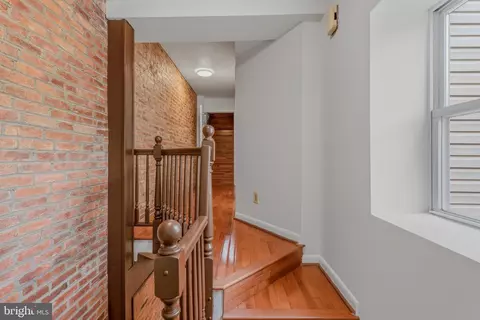 Entry Way - 1824 E Lombard St, Baltimore, MD 21231 photo 2 of 6