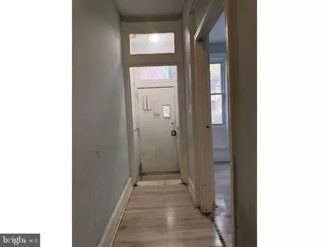Entry Way - 1114 Myrtle Ave, Baltimore, MD 21201 photo 3 of 20