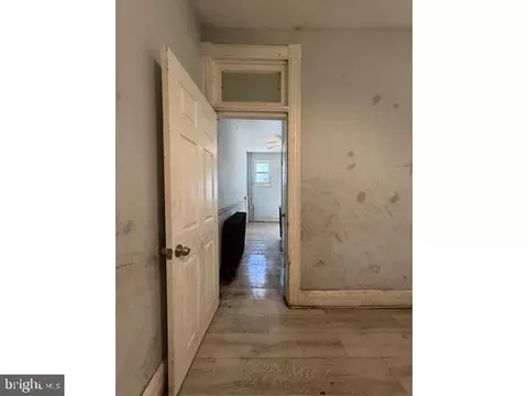 Entry Way - 1114 Myrtle Ave, Baltimore, MD 21201 photo 12 of 20