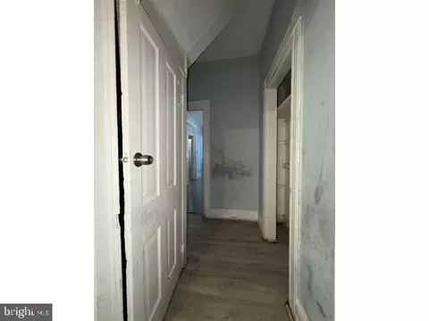 Entry Way - 1114 Myrtle Ave, Baltimore, MD 21201 photo 7 of 20