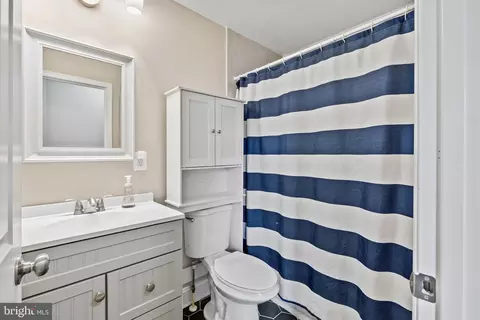 Bath - 6407 Fairdel Ave, Baltimore, MD 21206 photo 2 of 3
