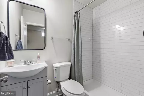 Bath - 6407 Fairdel Ave, Baltimore, MD 21206 photo 3 of 3