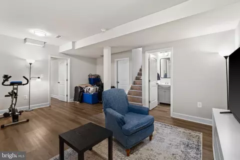 Entry Way - 6407 Fairdel Ave, Baltimore, MD 21206 photo 4 of 4