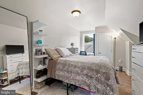 Bedroom - 6407 Fairdel Ave, Baltimore, MD 21206 photo 5 of 7