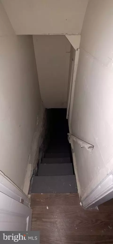 Entry Way - 3015 Rayner Ave, Baltimore, MD 21216 photo 3 of 25