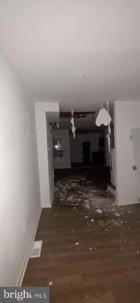 Entry Way - 3015 Rayner Ave, Baltimore, MD 21216 photo 1 of 25