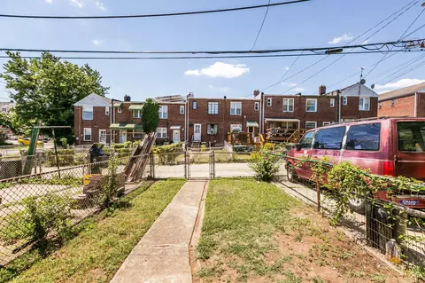 Exterior - 3233 Kentucky Ave, Baltimore, MD 21213 photo 2 of 2