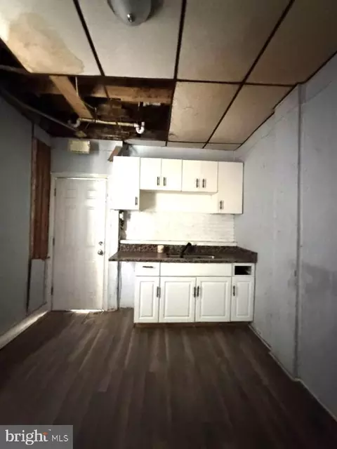 Entry Way - 849 Harlem Ave, Baltimore, MD 21201 photo 2 of 2