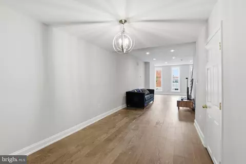 Entry Way - 711 Scott St, Baltimore, MD 21230 photo 2 of 11