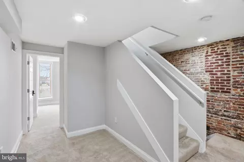Entry Way - 711 Scott St, Baltimore, MD 21230 photo 9 of 11