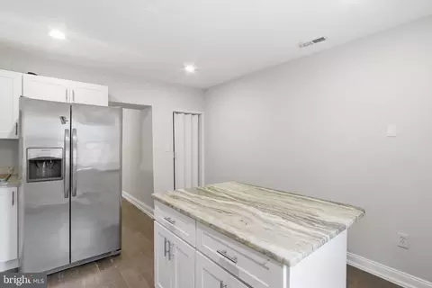 Entry Way - 711 Scott St, Baltimore, MD 21230 photo 3 of 11