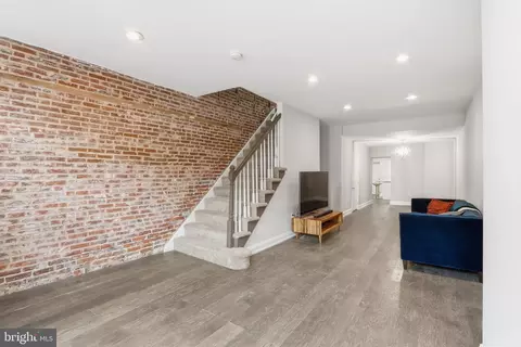 Entry Way - 711 Scott St, Baltimore, MD 21230 photo 5 of 11