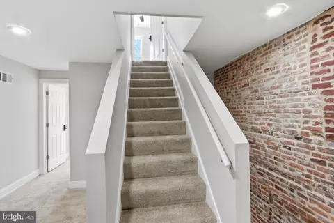 Entry Way - 711 Scott St, Baltimore, MD 21230 photo 10 of 11
