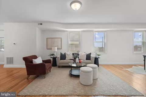 Living - 4269 Sheldon Ave, Baltimore, MD 21206 photo 5 of 5