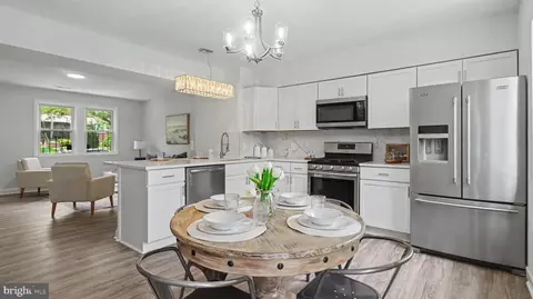 Entry Way - 3319 Leighton Ave, Baltimore, MD 21215 photo 6 of 14