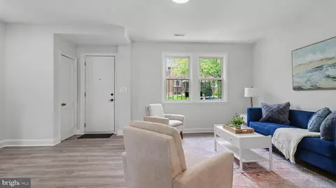 Entry Way - 3319 Leighton Ave, Baltimore, MD 21215 photo 7 of 14