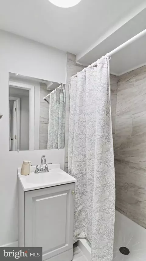 Bath - 3319 Leighton Ave, Baltimore, MD 21215 photo 7 of 7