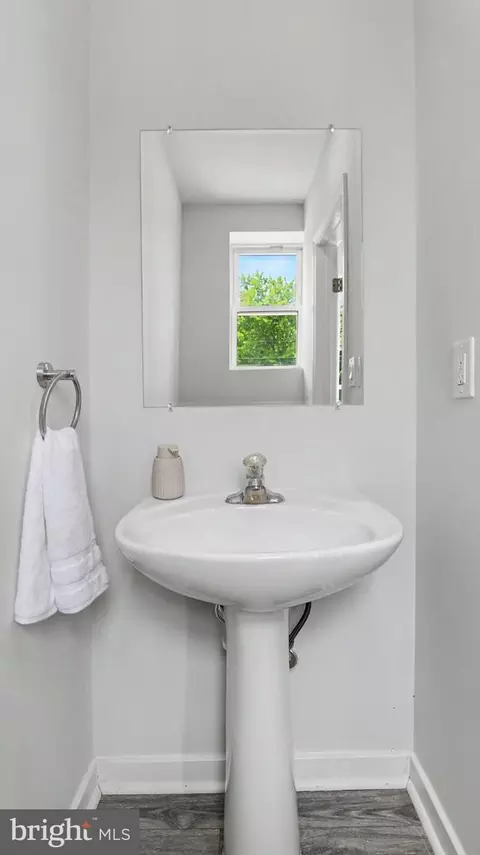 Bath - 3319 Leighton Ave, Baltimore, MD 21215 photo 1 of 7