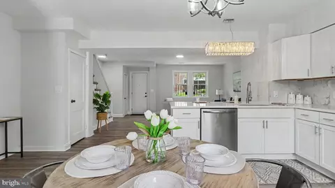 Entry Way - 3319 Leighton Ave, Baltimore, MD 21215 photo 3 of 14
